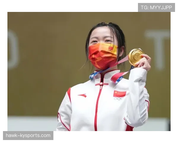 杨倩家的冰箱里塞满冠军奖牌,连饮料都没地儿放 杨倩家的冰箱里塞满冠军奖牌,连饮料都没地儿放
