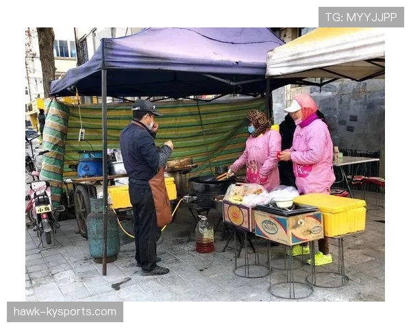 陈一冰，刷到他早餐路边摊的照片，转头又是豪车群，这人设也太会演